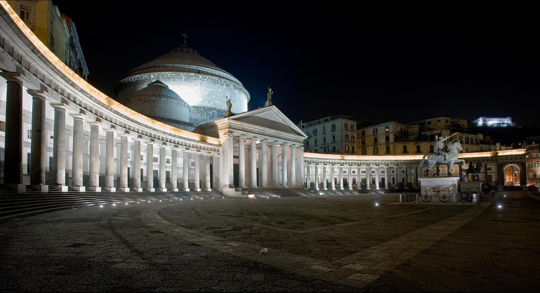 Piazza Carità Napoli