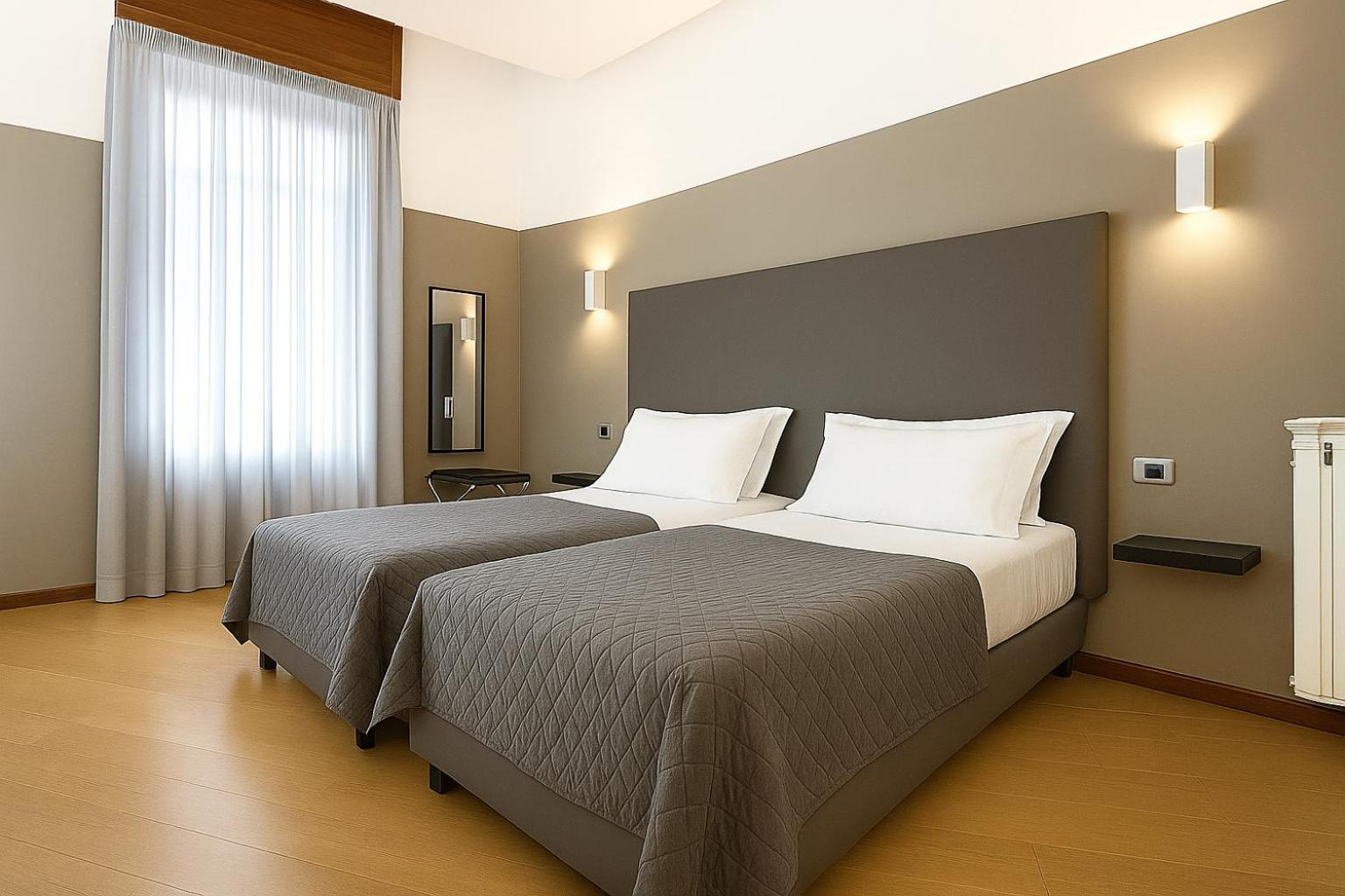 Piazza Carità 4*
